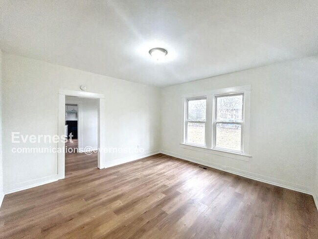 Building Photo - 1753 Lee Ave SW