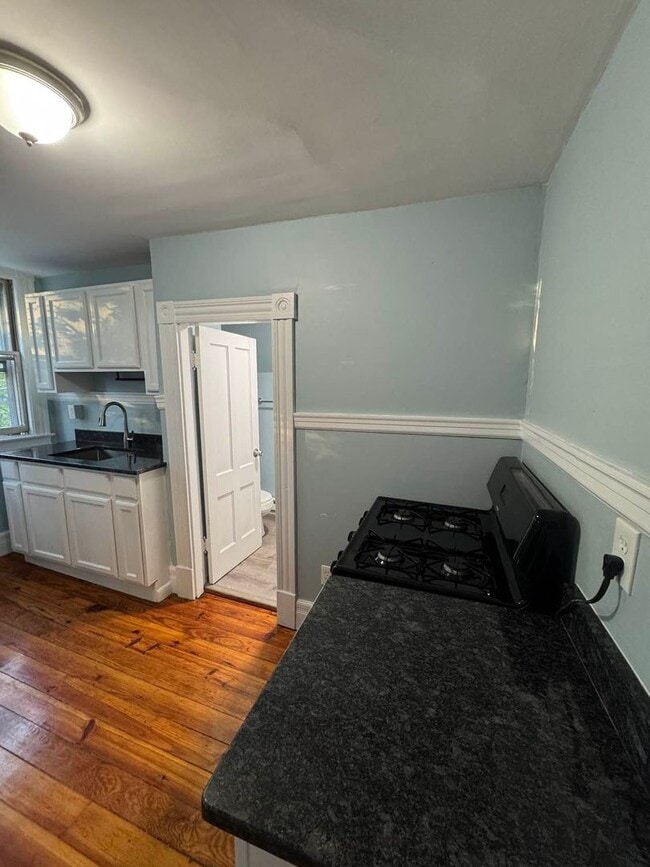 Building Photo - Charming 1-Bedroom Apartment in Russell, MA