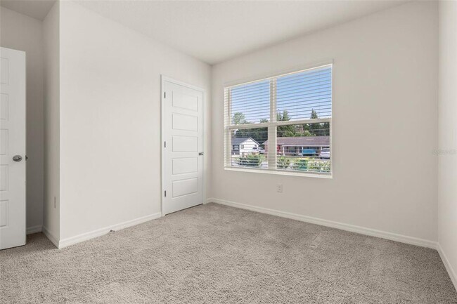 Building Photo - 1078 Clay Blvd