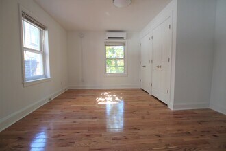 Building Photo - 2004 Chestnut St