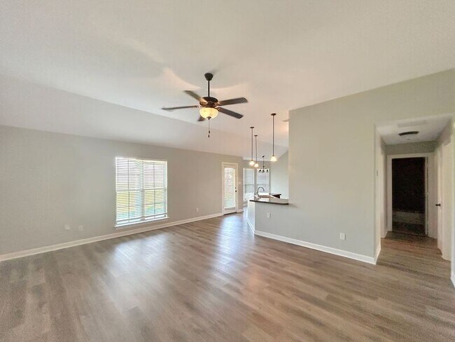 Building Photo - 3720 Rasco Hills Dr
