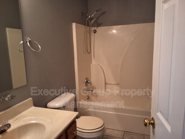 Building Photo - 145 Pointers Ct