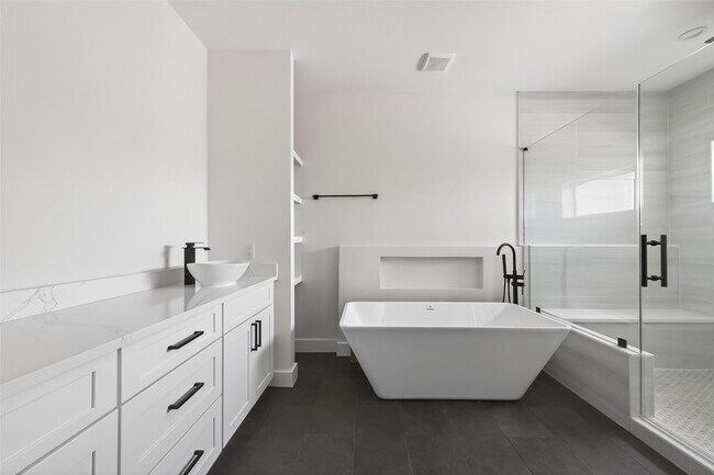 Building Photo - 12319 New Jordan Ln