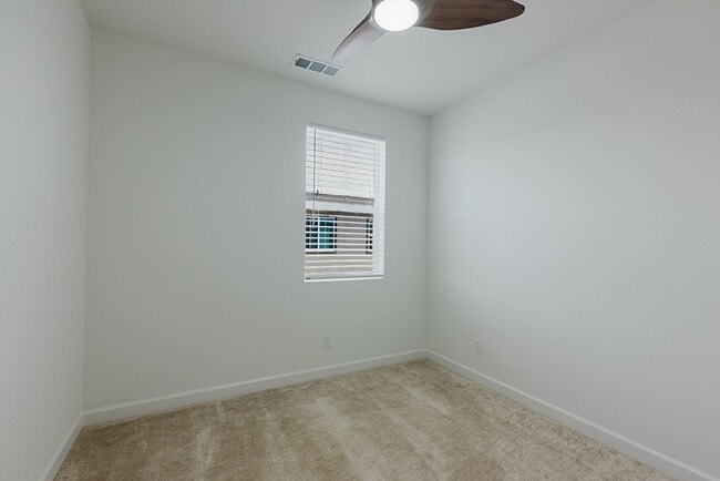 Building Photo - Charming 4 Bedroom 3.5 Bath in Carmel Mountain Ranch