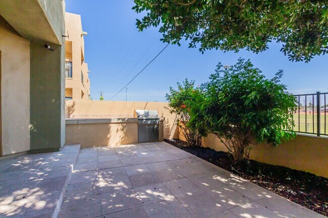 Building Photo - 7601 E Roosevelt St