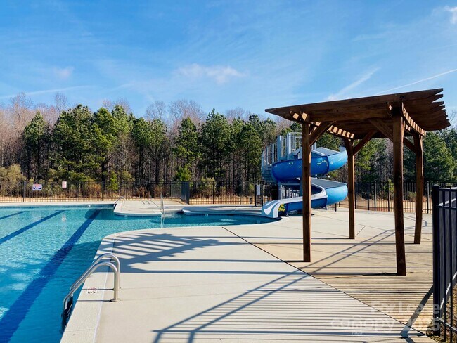 Building Photo - 2473 Seagull Dr