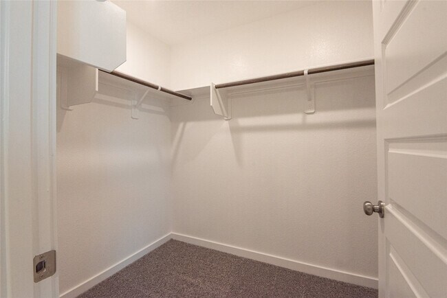 Building Photo - 1500 Lake Ridge Drive
