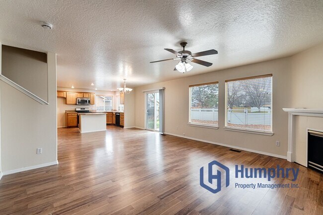 Building Photo - Great home in Meridian, close to parks, restaurants and shopping!