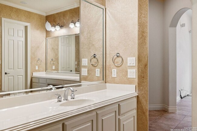Building Photo - 238 Verbena Hill