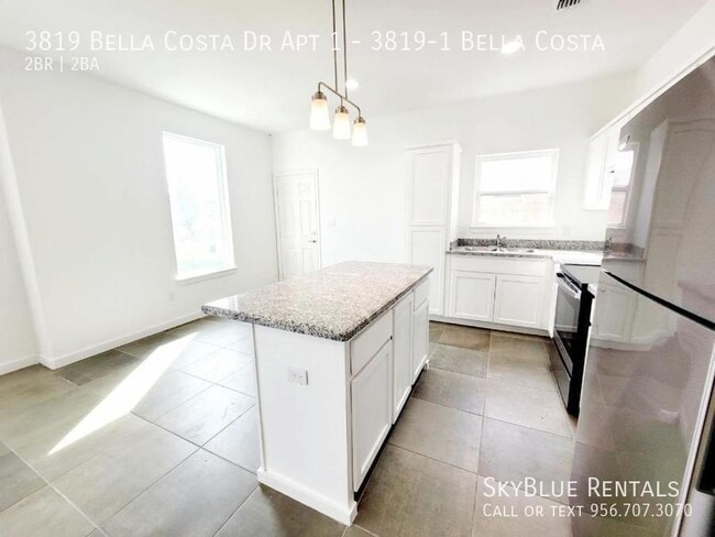 Building Photo - 3819 Bella Costa Dr