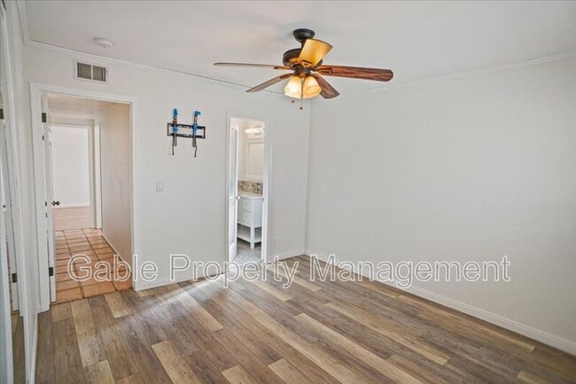 Building Photo - 28015 Glasser Ave