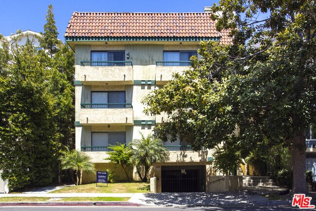 Building Photo - 1738 S Bentley Ave