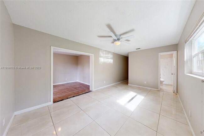 Building Photo - 841 SW 63rd Ave