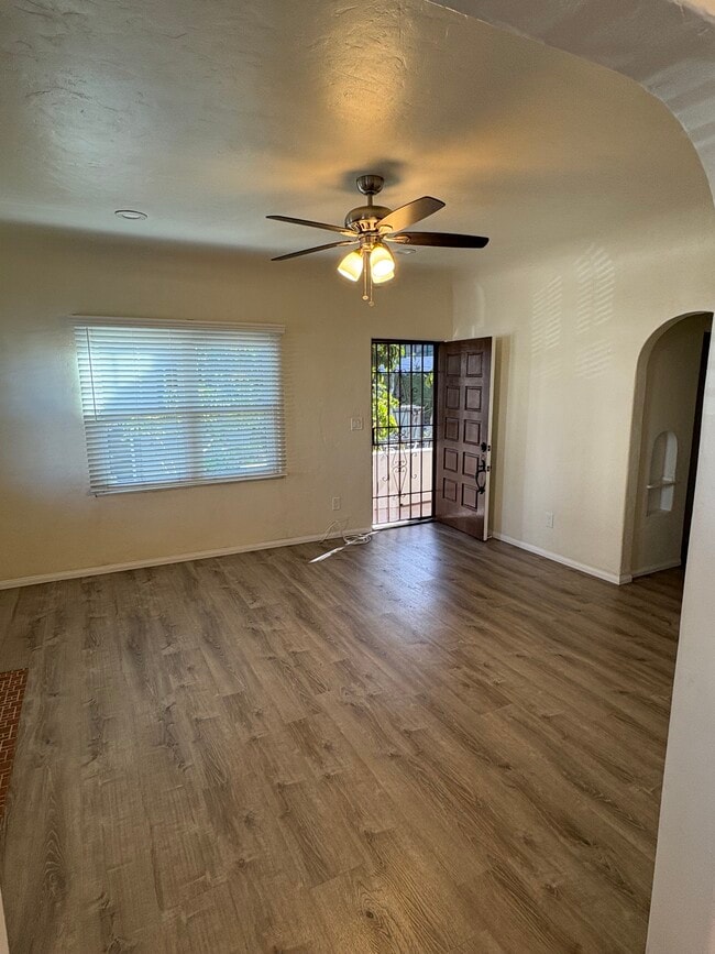 Building Photo - Gaylord Building