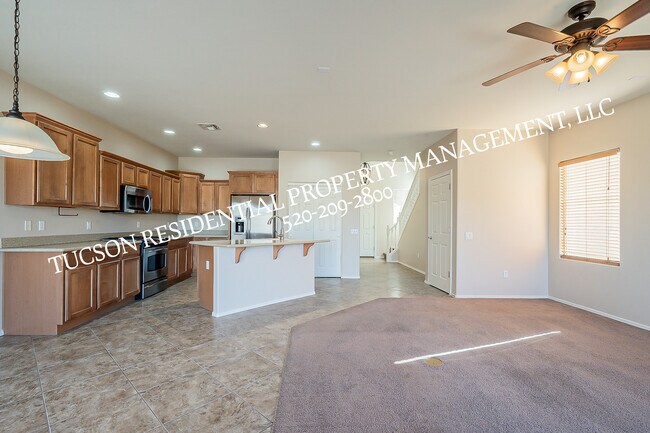 Building Photo - 6012 S Meadow Breeze Dr