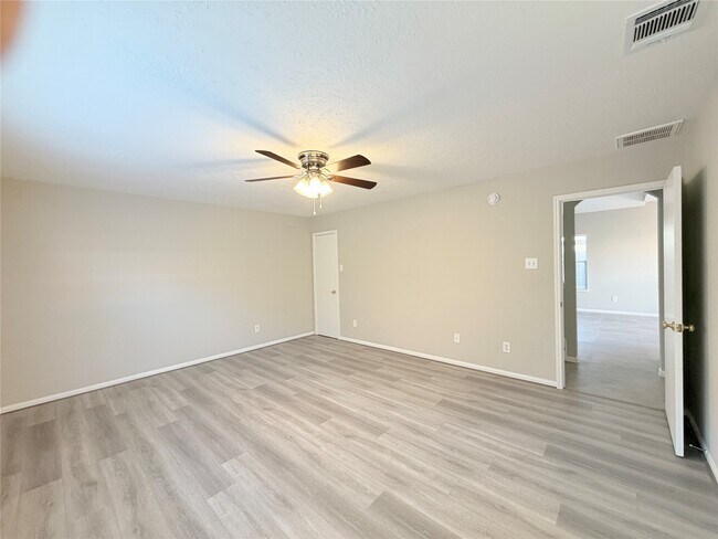 Building Photo - 5730 Landon Creek Ln