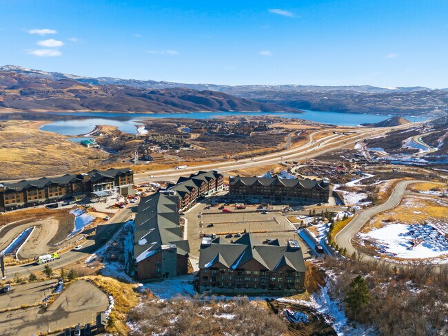 Building Photo - 2303 W Deer Hollow Ct