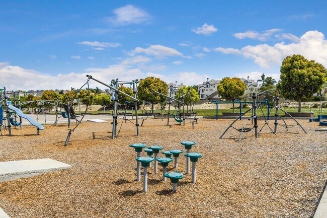 Building Photo - 3857 Pell Plz