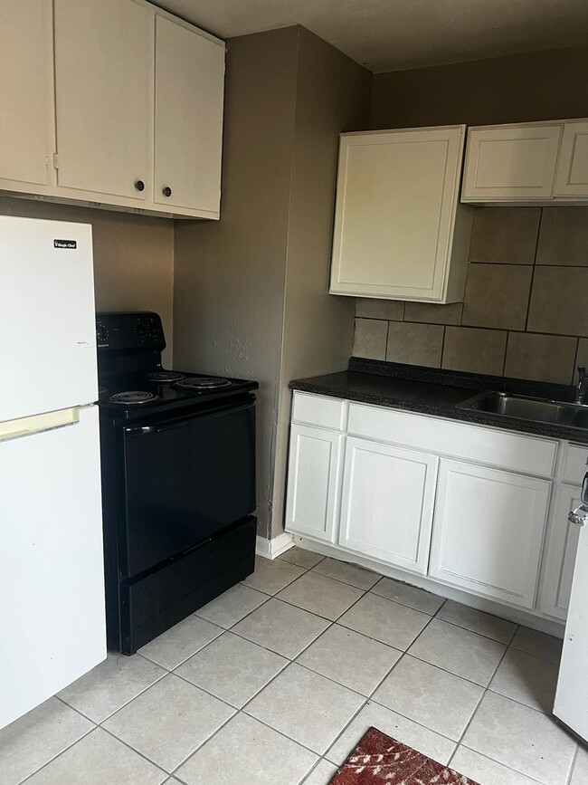 Building Photo - UPDATED HOUSE