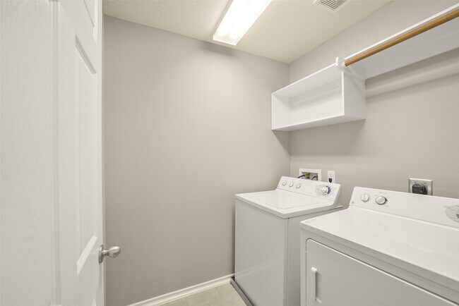 Building Photo - 171 N Burberry Park Cir