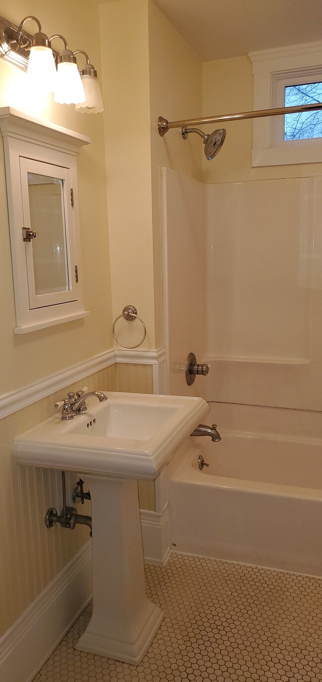 Second floor full bathroom - 1485 Clarence Ave