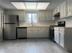 Building Photo - 31634 Thelma Ave