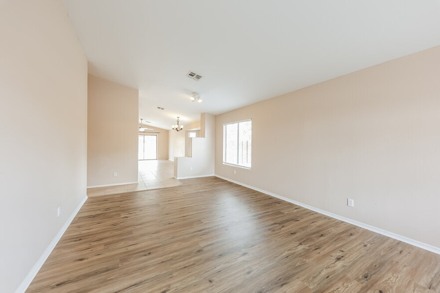 Building Photo - 14067 W Two Guns Trail