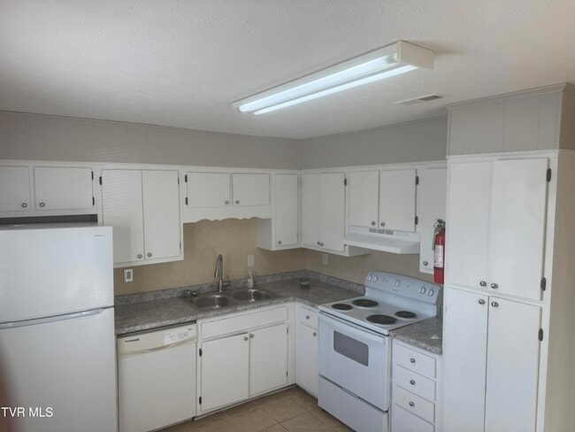 Building Photo - 1001 Kiser Blvd