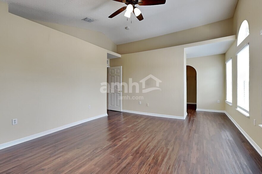 Building Photo - 1051 Brenton Leaf Dr