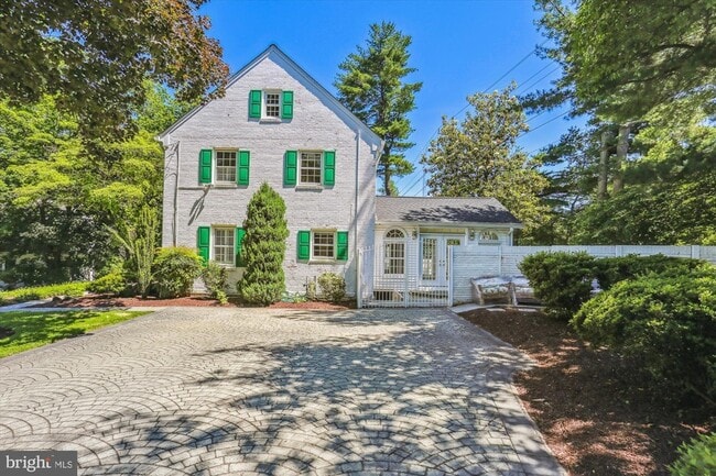 Building Photo - 5508 Dorset Ave