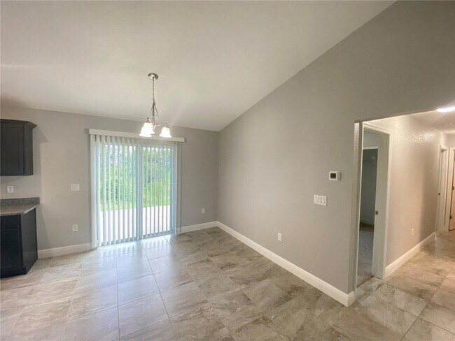 Building Photo - 3200 SW 129th Loop