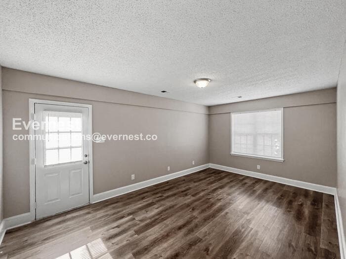 Building Photo - 6534 Valerie Dr