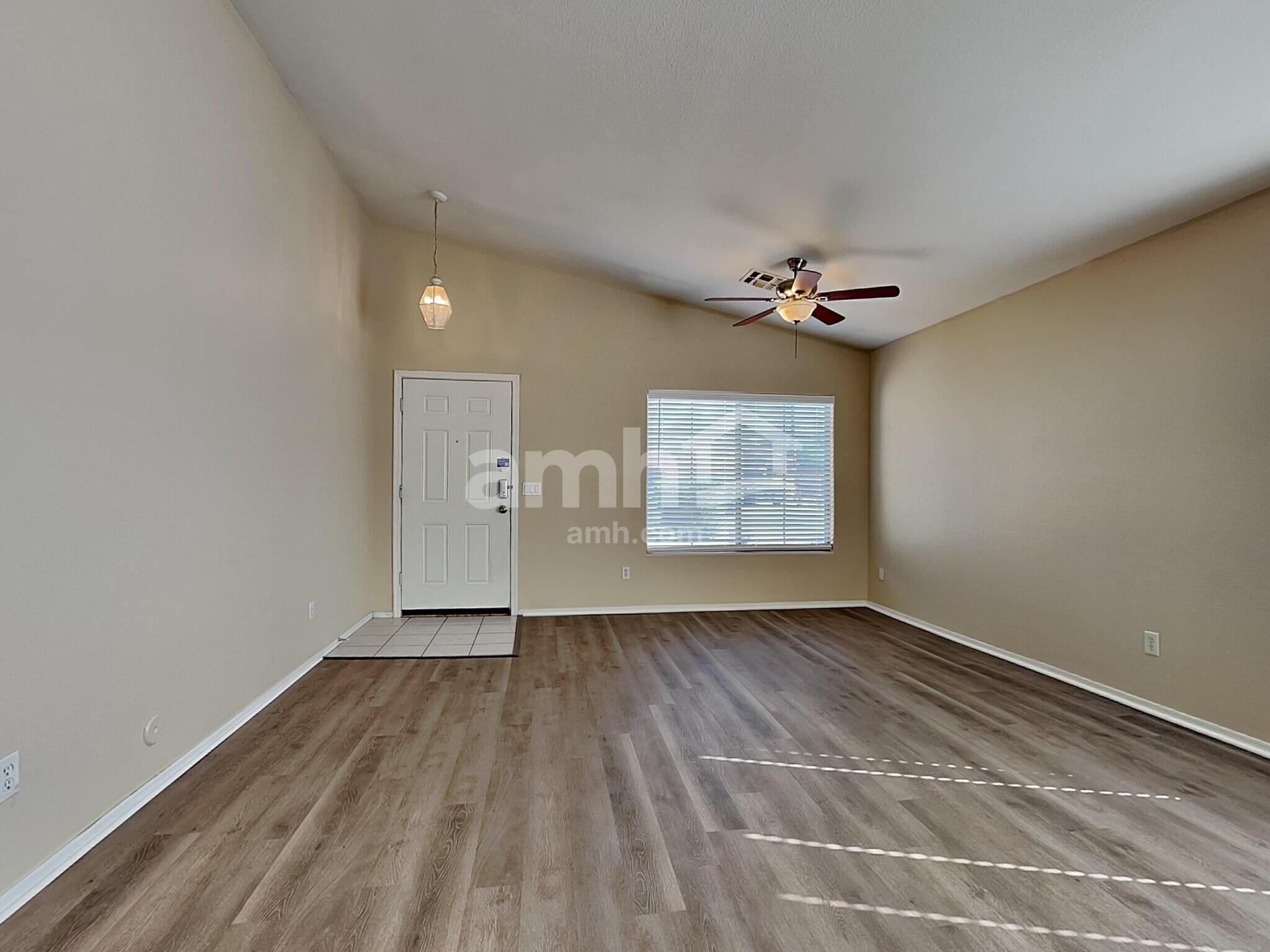 Building Photo - 6323 W Winslow Ave