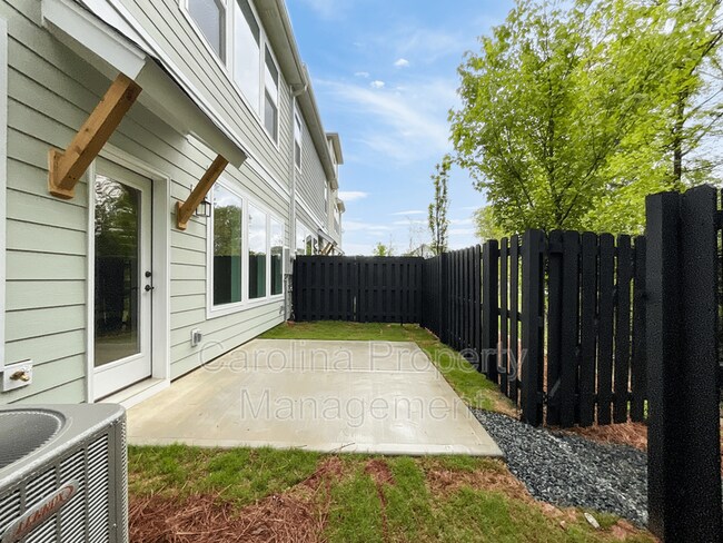Building Photo - 8229 Houser St