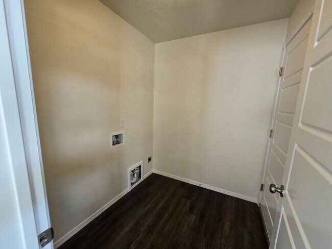 Building Photo - For Rent: 3 Bedroom, 2 Bath Home – $1,900/month