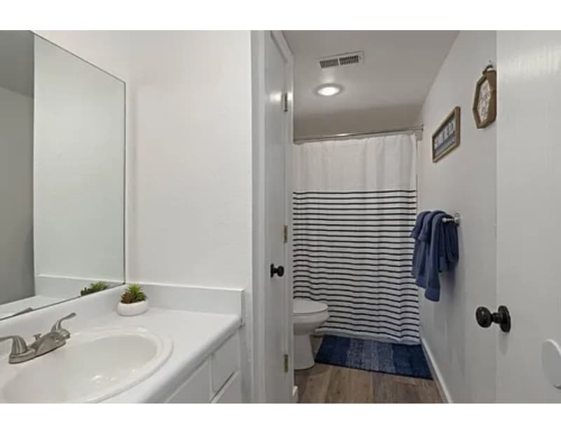 Building Photo - 38 Lantern Bay Ln