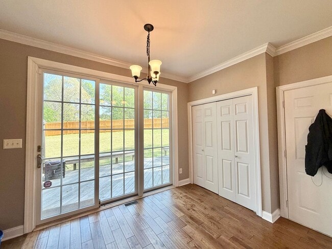 Building Photo - Spacious 3BD, 2.5BA Raleigh Home with First Floor Primary Bedroom & Fenced Yard