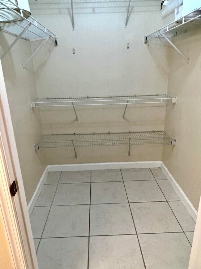 Building Photo - 11943 Sturbridge Ln