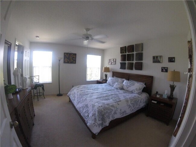 Building Photo - 1146 S Beach Cir