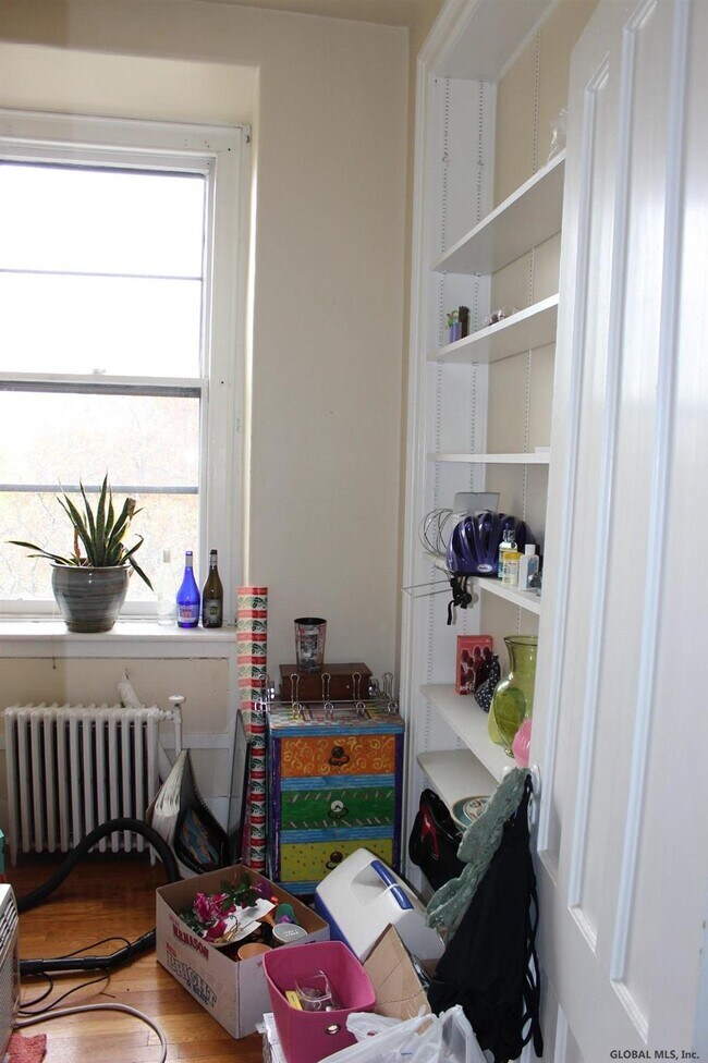 Building Photo - 64 Willett St