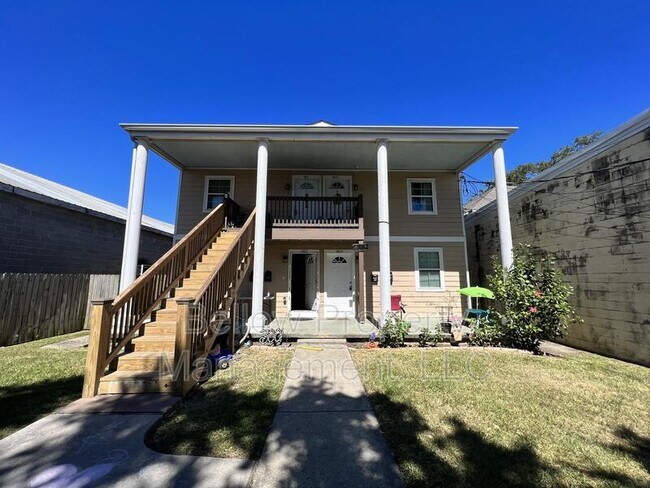 Building Photo - 4811 Thrush St