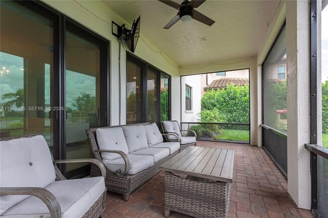 Building Photo - 8555 E Baypoint Cir