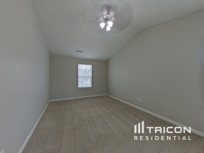 Building Photo - 6613 Pennacook Dr