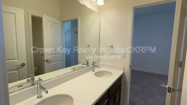 Building Photo - 155 E Ramsey Dr