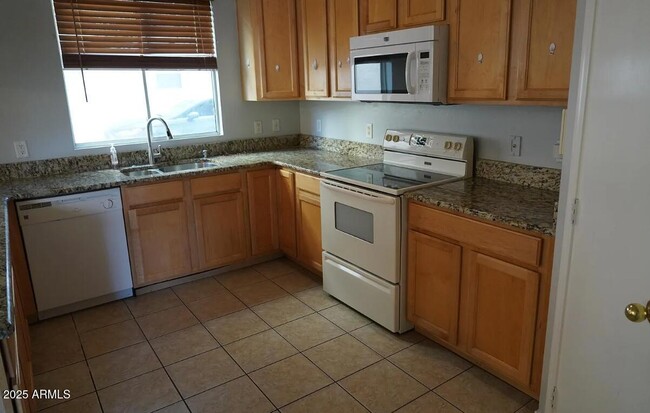 Building Photo - 1464 S Heron Ln
