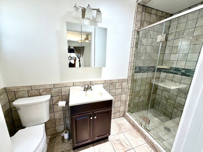 Building Photo - Beautiful Newly Renovated 3BD 2BA