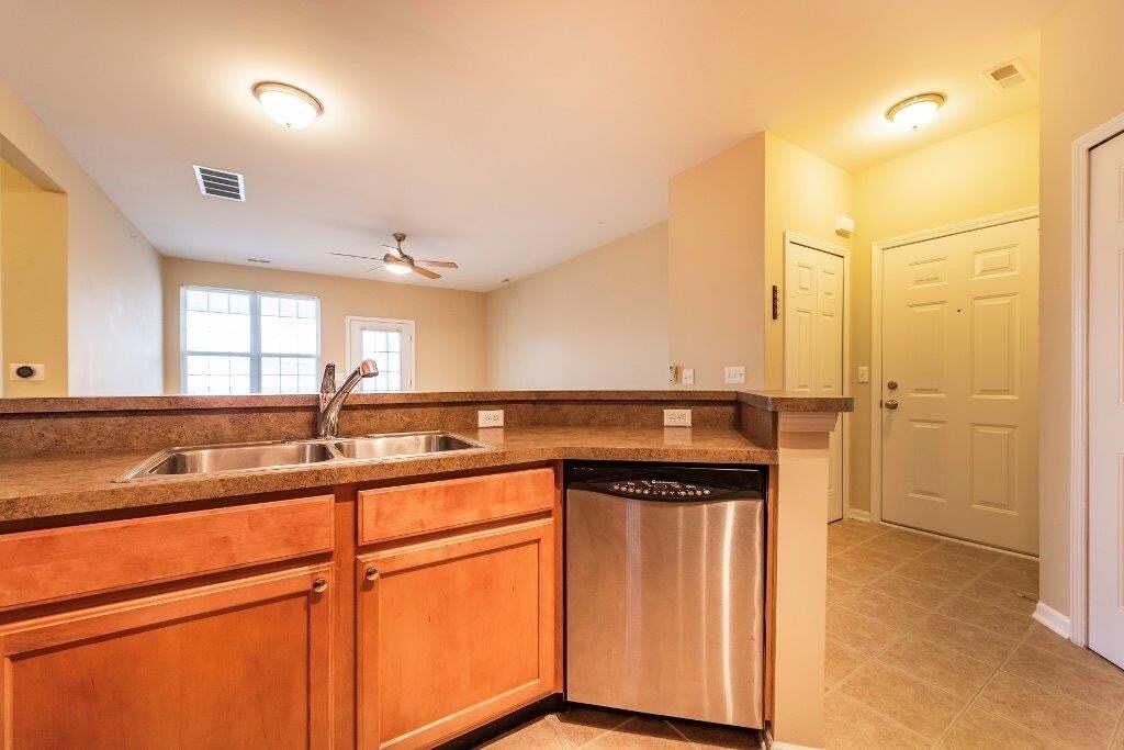 Building Photo - 854 W Summerfield Glen Cir