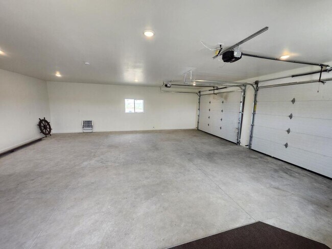 Building Photo - 23802 W McFarlane Rd