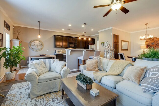 Building Photo - 2012 Hickory Brook Dr