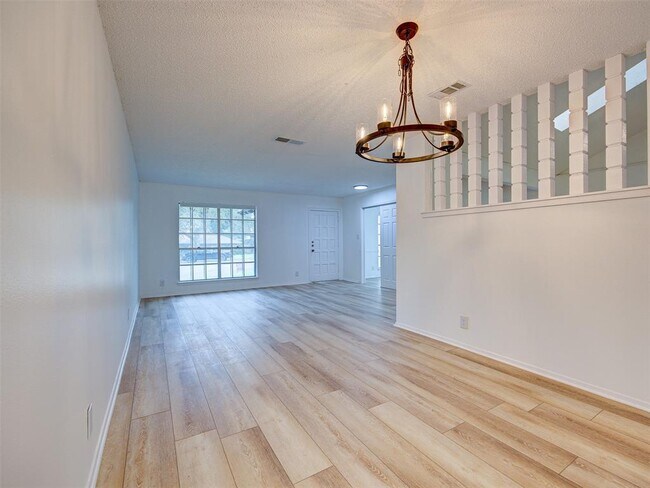 Building Photo - 7602 Pebble Brook Cove